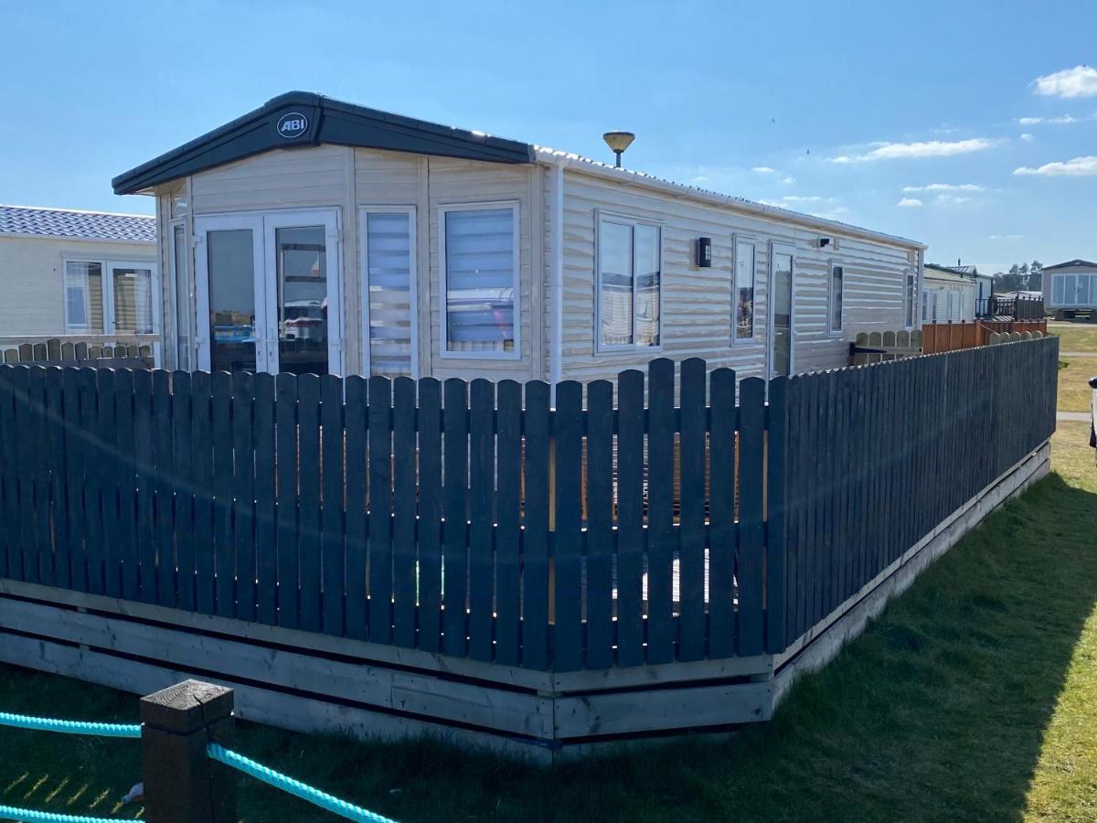 Beachfront Lodge, Lossiemouth Bay Екстер'єр фото